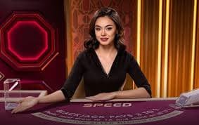 Roda Auto Roulette menang33 dalam studio kasino profesional dengan live streaming multi-kamera